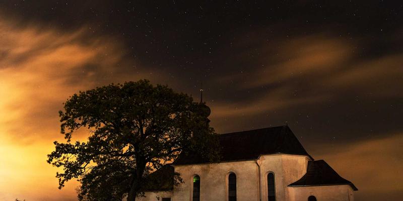 软件定义网络(SDN)如何重构数据中心架构：释放数字资源的网络技术革命